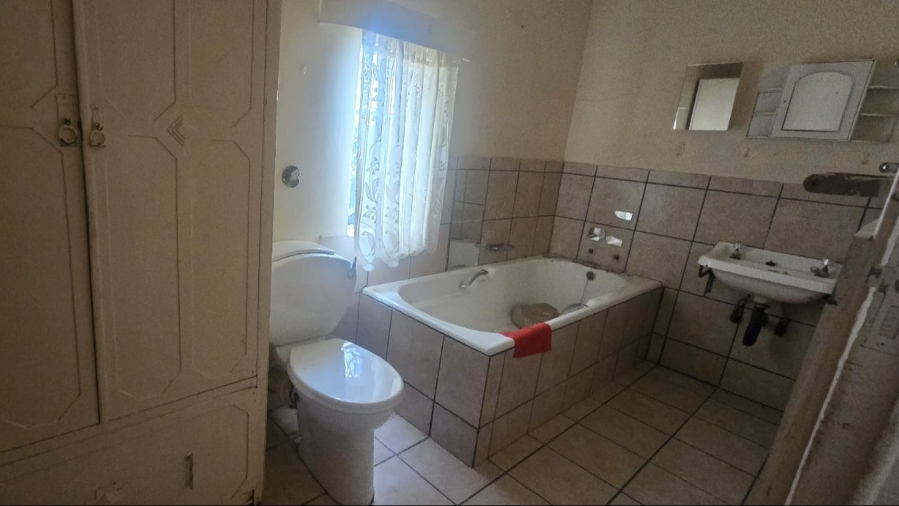 3 Bedroom Property for Sale in Koffiefontein Free State